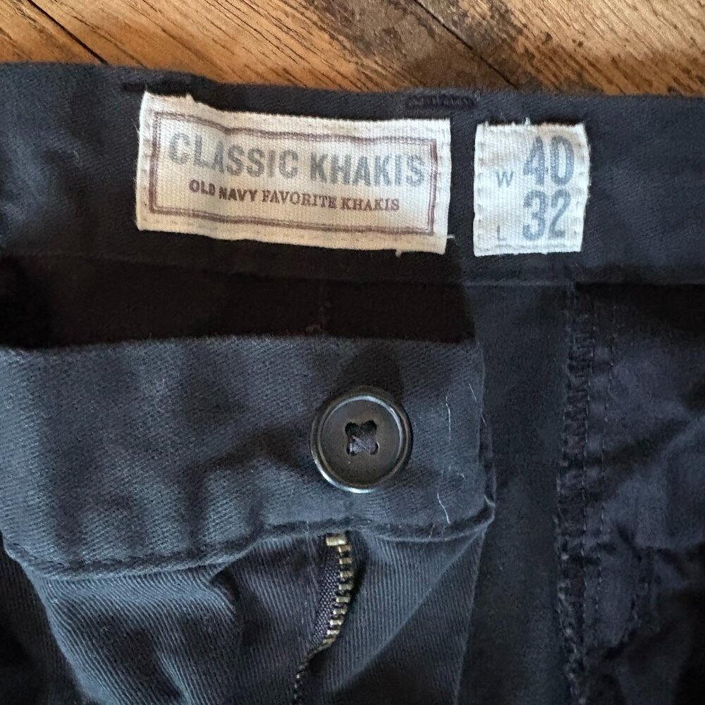 Old Navy Men’s Classic Khaki Pants Size Waist Size 40 L 32, Navy Color. - Picture 3 of 7